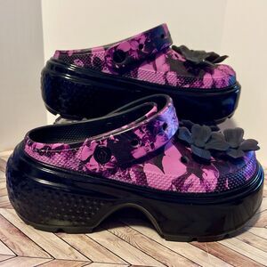Crocs Stomp Hyper Floral High Shine Black Purple Womens 8 Clog 209687 3D Flowers